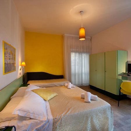 Hotel Ivano ริมินี ภายนอก รูปภาพ