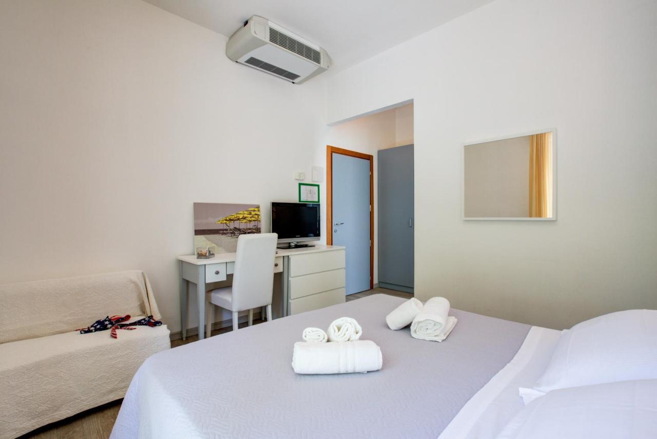 Hotel Ivano ริมินี ภายนอก รูปภาพ